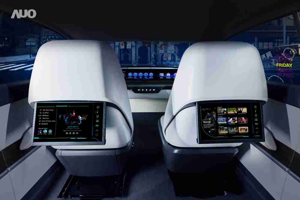 至成国际新一代Smart Cockpit 2024，，，以Micro LED先进显示技术优势，，，创建〝可卷式后座娱乐显示器〞，，，仅在互动时才显示出所需画面及信息，，，，扩充更丰富的娱乐和交互信息服务，，，获国际奖项荣耀
